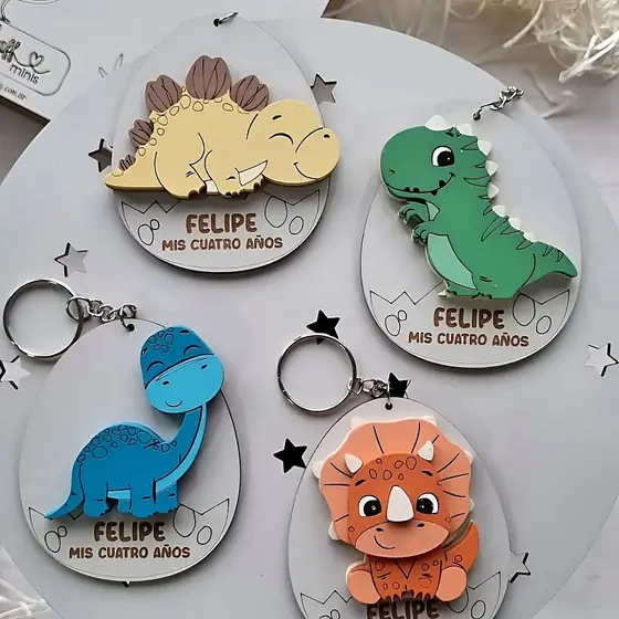 Llavero Dinosaurio en Huevo, souvenir infantil personalizado en corte láser - Pixel Labs