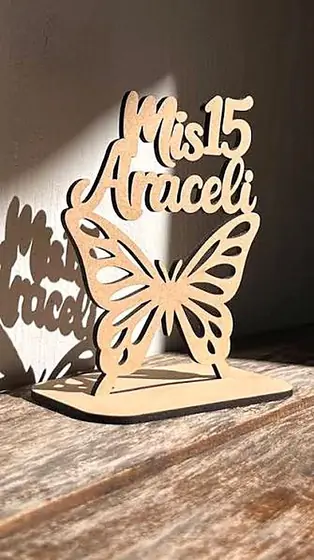 Cartel Mis 15 con Mariposa, souvenir personalizado para fiesta de 15 años en corte láser - Pixel Labs